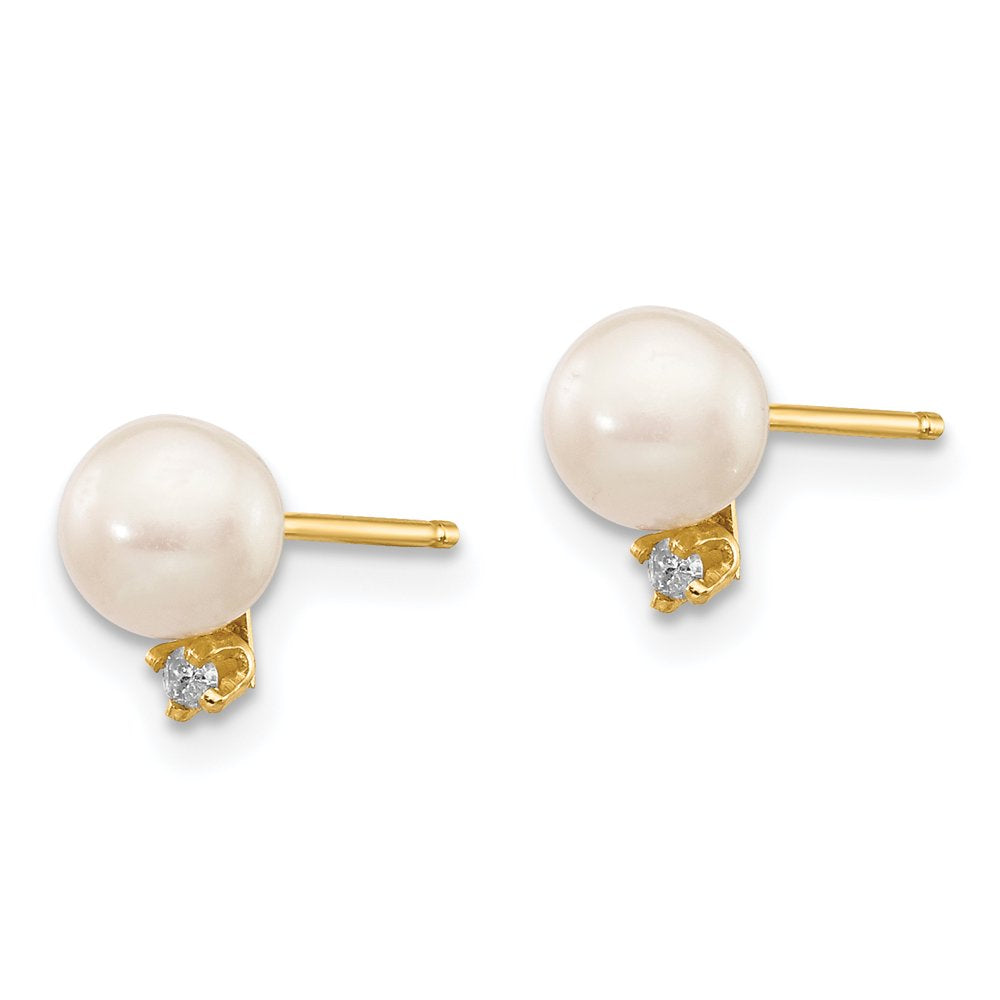 14K 5-6Mm White round Freshwater Cultured Pearl .02Ct Diamond Post Earrings XF514E